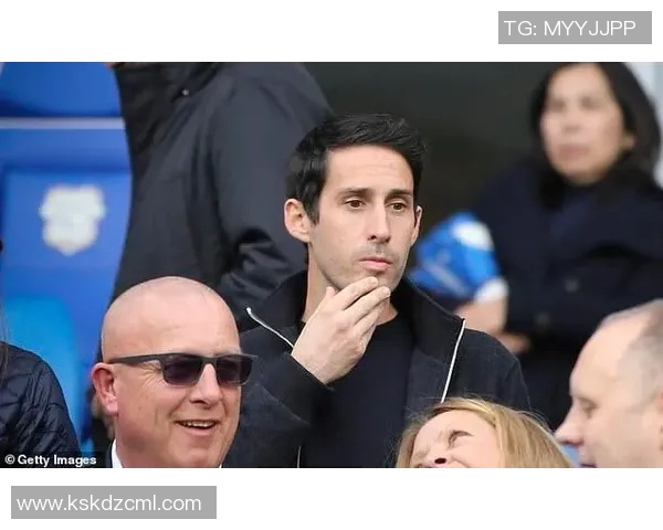 前英格兰及英超球星机场被捕引发乘客震惊与热议 前英格兰及英超球星机场被捕引发乘客震惊与热议