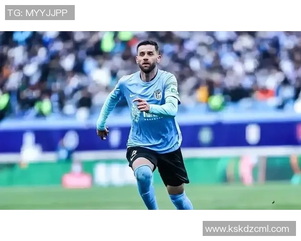 大连英博喜签两位国脚续约期待新赛季精彩表现与突破